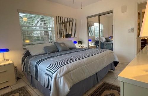 Central Beach Resort | FortLauderdale Beach Apartment