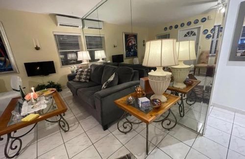 Central Beach Resort | FortLauderdale Beach Apartment