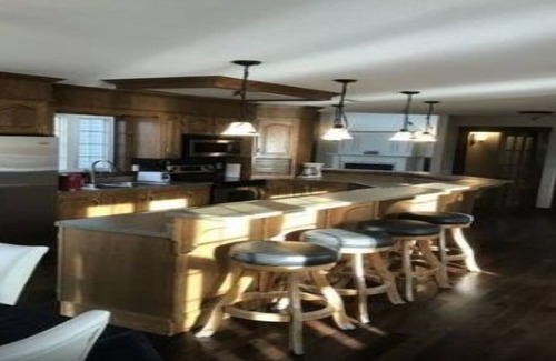 Deer Lake House | Fortnight Chalet Vacation Rentals in Deer Lake