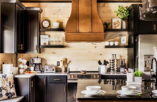 Sevierville House | Fortress of the Bear