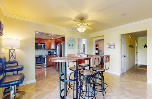 Corpus Christi Condo | Fortuna Bay Canalside Condo | Water-View Balcony & Dock | Minutes to Beach