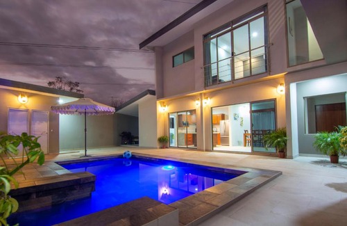 La Fortuna Villa | Fortuna Deluxe Vacation Home