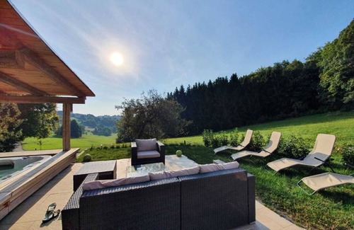 Sankt Margarethen an der Raab Apartment | "Fortuna" in the wellness oasis on the Trausdorfberg with sauna/whirlpool