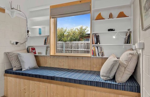 Lindisfarne Cottage | Forty South Cottage A Secluded Waterside Getaway