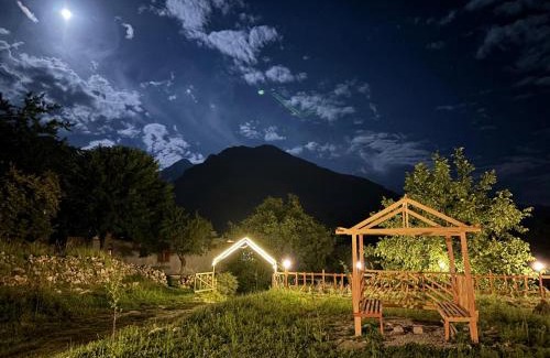 Karimabad Bed & Breakfast | Fortyard cottages