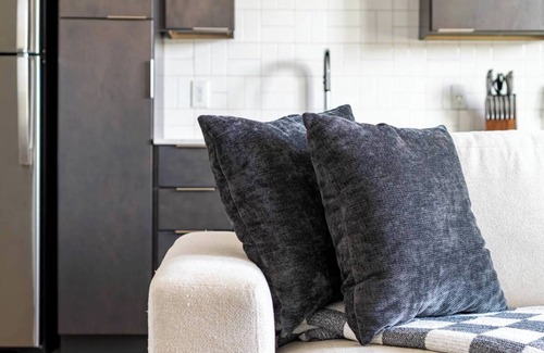 Downtown Apartment | Foster Studio 4 - Studio Apartment, Sleeps 2