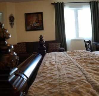 Ottawa Division House | Fosterbrook Parkside Retreat