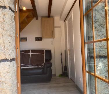 Firminy Apartment | Fouettara