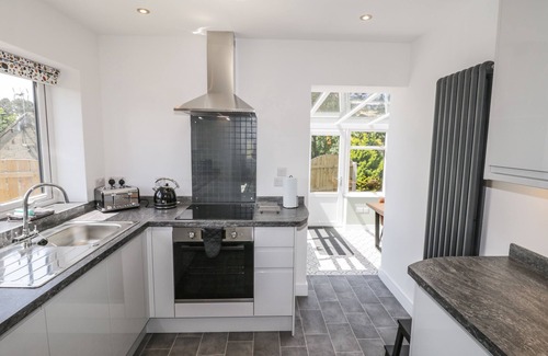 Loftus House | FOULSYKE FARM BUNGALOW, pet friendly, with a garden in Loftus