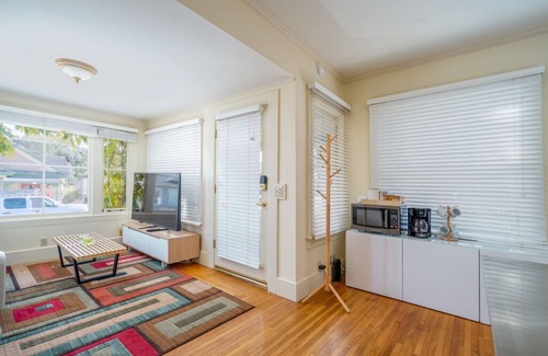 Pacific Grove Apartment | Fountain Avenue - Pacific Grove Apartment - Steps to the Sea