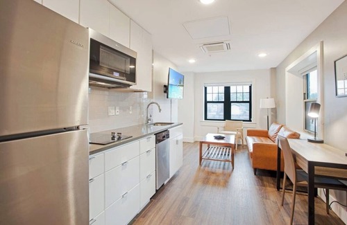 Hanover Place Apartment | Fountain City Suite Historic Gem, Extended Stay