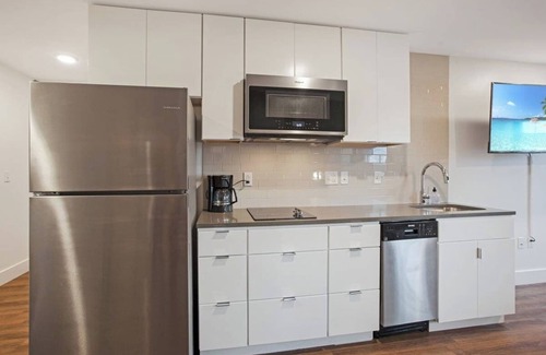 Hanover Place Apartment | Fountain City Suite Historic Gem, Extended Stay