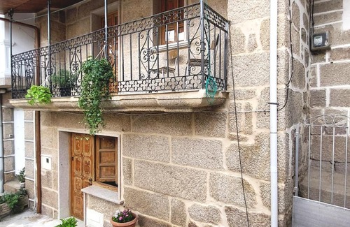 Vilar de Barrio House | fountain house