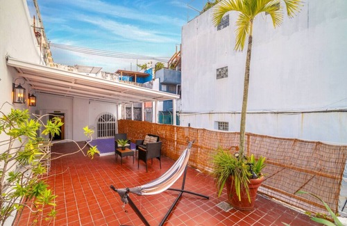 Mercado Villa | Fountain Mansion, Old San Juan Rooftop & Parking