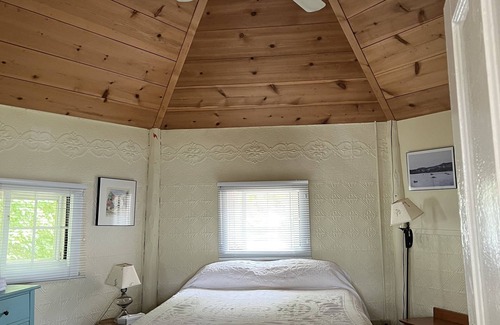 Lake Leelanau Resort | Fountain Point - Honeymoon Cottage