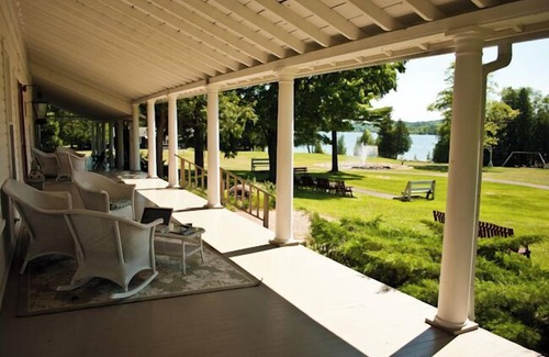 Lake Leelanau Resort | Fountain Point - Hotel Room 16