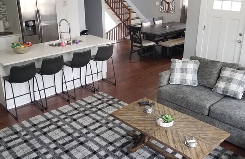 Fountain Square House | Fountain Square Chateau Downtown Indy - Spacious and Amenity Rich!