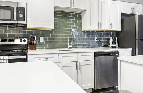 Indianapolis Apartment | FountainParc 1BD 5 - One Bedroom Apartment, Sleeps 2