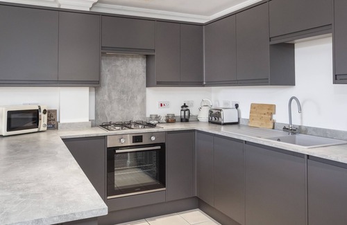 York Apartment | Fountains View 2 bedroom Apartment