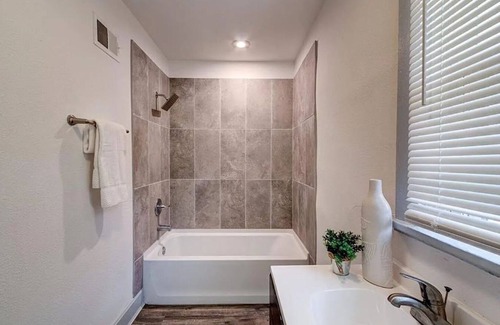 Fountain Square House | Fountian Square Dream Home - Near Downtown Indy - Free Parking