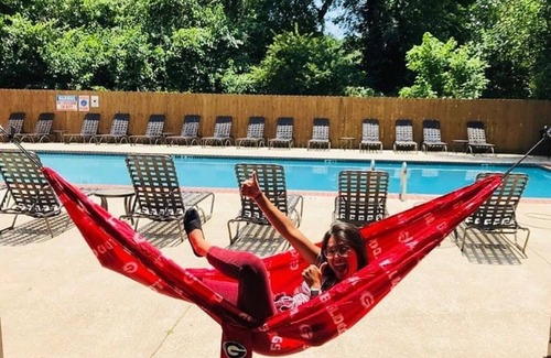 Athens Apartment | Four 50 Yard Line UGA tickets with booking!