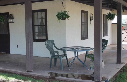 Portal House | Four Bar Cottages: The Apache
