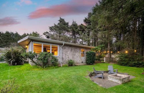 Arch Cape House | Four Bears by AvantStay Walk to Beach Hot Tub Ocean View