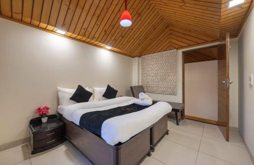 Kuthar Villa | Four Bedrom House Kasauli I The Mountain Mansion I Serviced Villa I Party & Music I Sky Bonfire I Group of Exotic Stays