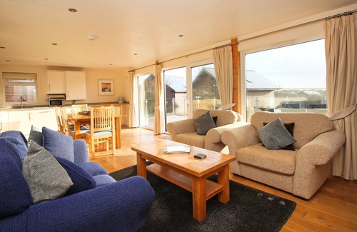 Winnard's Perch Ski Chalet | Four bedroom holiday lodge with onsite watersports.