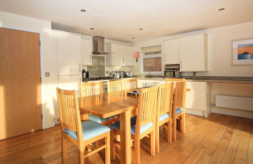 Winnard's Perch Ski Chalet | Four bedroom holiday lodge with onsite watersports.