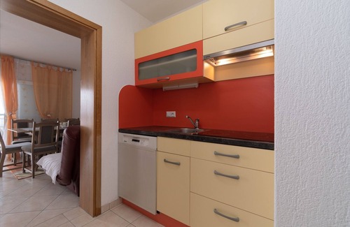 Klenovica Apartment | Four-bedroom apartment with terrace and sea view Klenovica, Novi Vinodolski (A-20556-a)