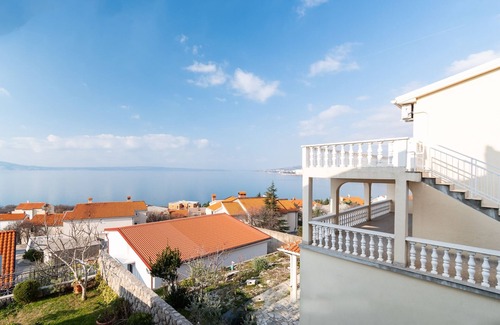 Klenovica Apartment | Four-bedroom apartment with terrace and sea view Klenovica, Novi Vinodolski (A-20556-a)