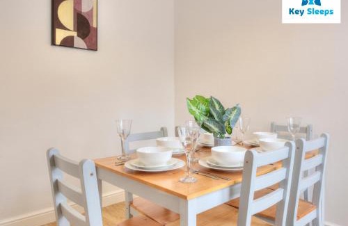 Peterborough Apartment | Four Bedroom By Keysleeps Short Lets Peterborough With Free Parking Spacious Central Contractor
