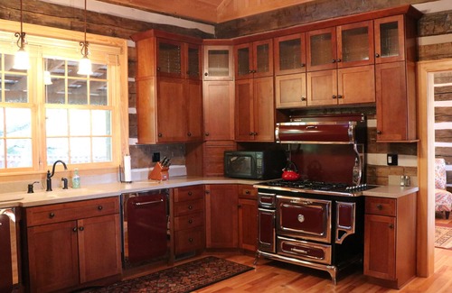Caldwell House | Four Bedroom Cabin with View