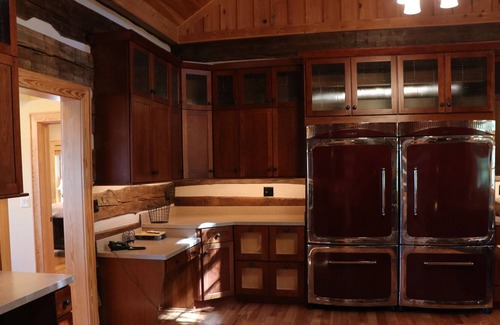 Caldwell House | Four Bedroom Cabin with View