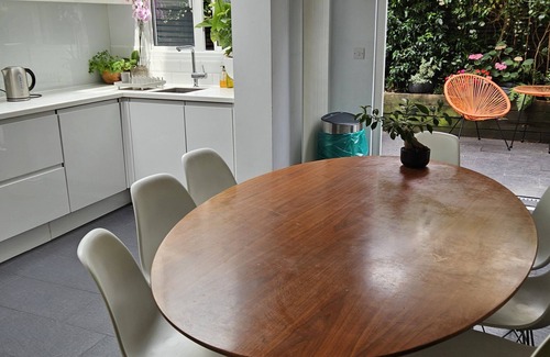 North Kensington House | Four bedroom family house with patio garden, near Portobello Road, NottingHill.