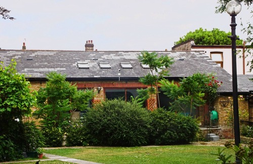 Catford Apartment | Four bedroom garden apartment perfect for families visiting London