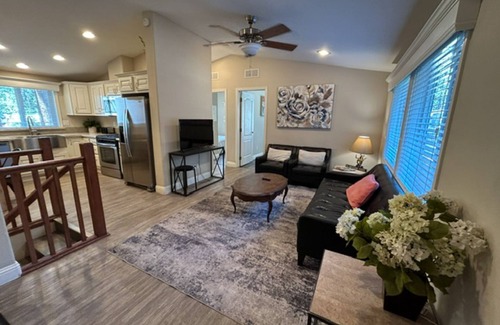 South Lake Tahoe House | Four Bedroom Home in the Heart of South Lake Tahoe near Ski Resort and Stateline