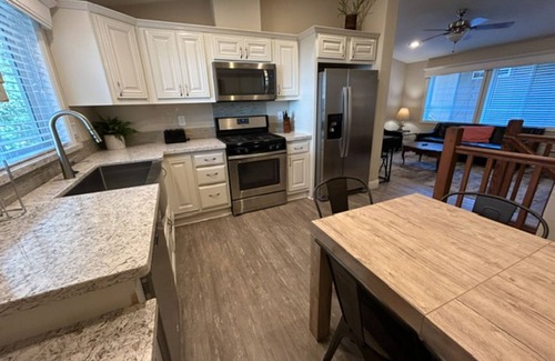 South Lake Tahoe House | Four Bedroom Home in the Heart of South Lake Tahoe near Ski Resort and Stateline