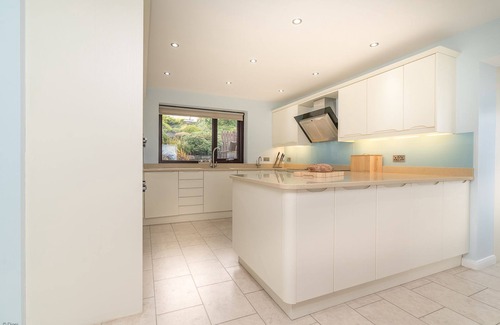 Harlech Cottage | Four Bedroom Holiday Home With Views Over Cardigan Bay | Ty-Mari