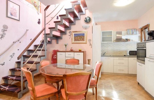 Dol House | Four Bedroom Holiday Home