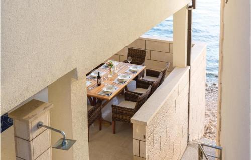 Brist House | Four-Bedroom Holiday Home In Brist