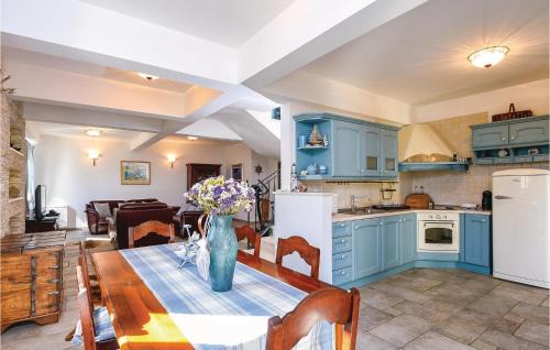 Klek House | Four-Bedroom Holiday Home In Klek