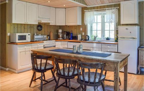 Halden House | Four-Bedroom Holiday Home In Kornsjo