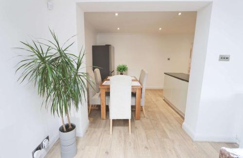 Cribbs Causeway House | Four bedroom House on Passage road
