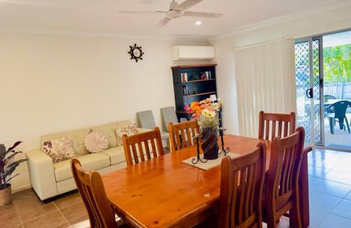 Newtown House | Four bedroom large family home close to Ipswich city