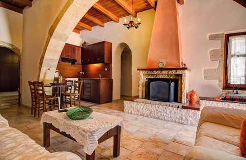 Latziana Villa | Four bedroom Mouri villas complex of 18th century