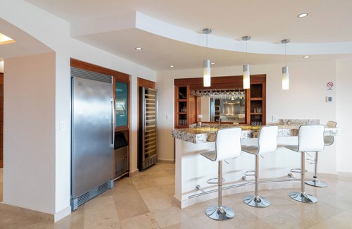 Los Barriles Condo | Four-Bedroom Penthouse at Villas de Cortez