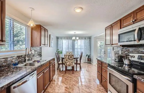 Aurora House | Four bedroom Single Family home
