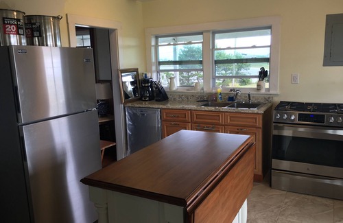 New Shoreham House | Four bedroom summer cottage on New Harbor
